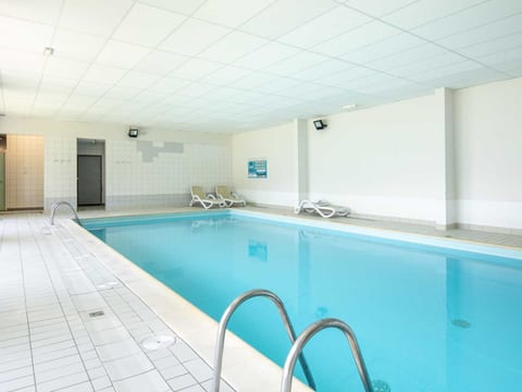 Pool Indoor