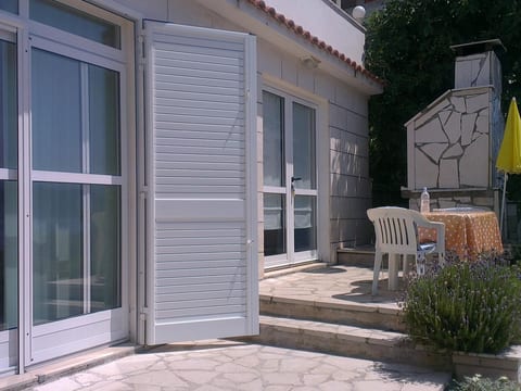 Vedran' Ferienwohnung mit Wasserblick
