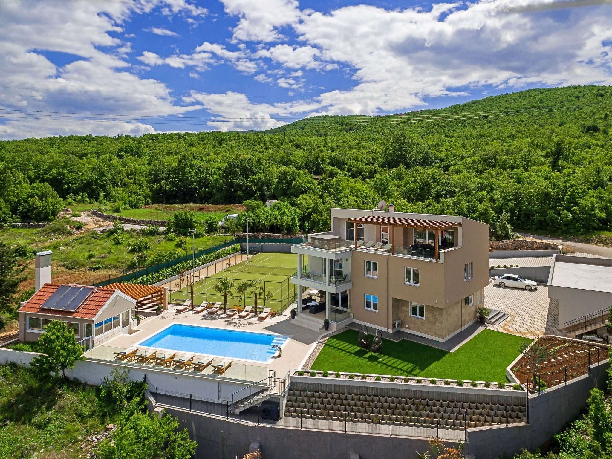 Großes Haus in Lokvičići mit privatem Pool