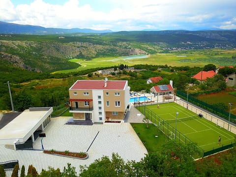 Großes Haus in Lokvičići mit privatem Pool
