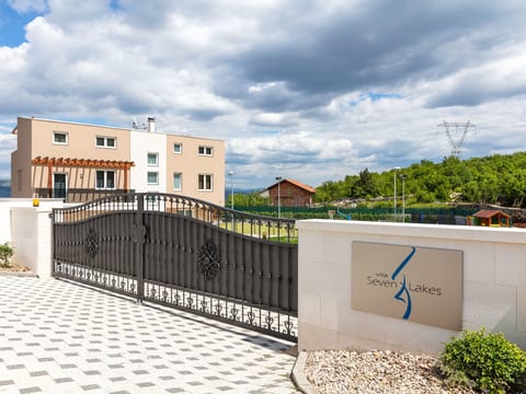 Großes Haus in Lokvičići mit privatem Pool