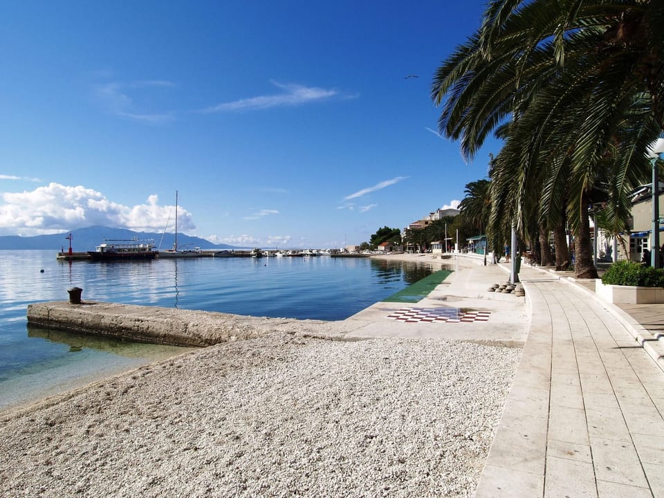 Gesamte Wohnung in Gradac mit Möbliertem Balkon - Gradac