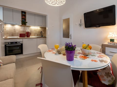 Apartment mit kleiner Terrasse