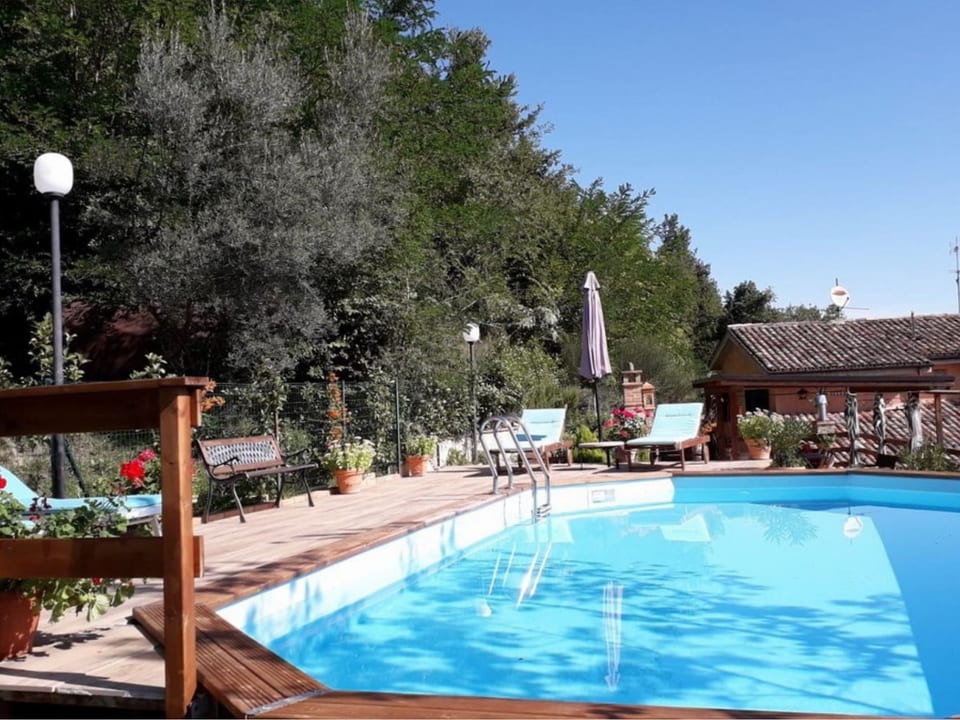 Hermosa casa de vacaciones en Sarnano con piscina privada - Santa Vittoria in Matenano