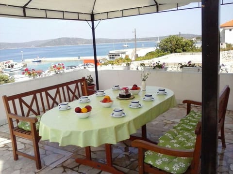 Appartement mit Terrasse