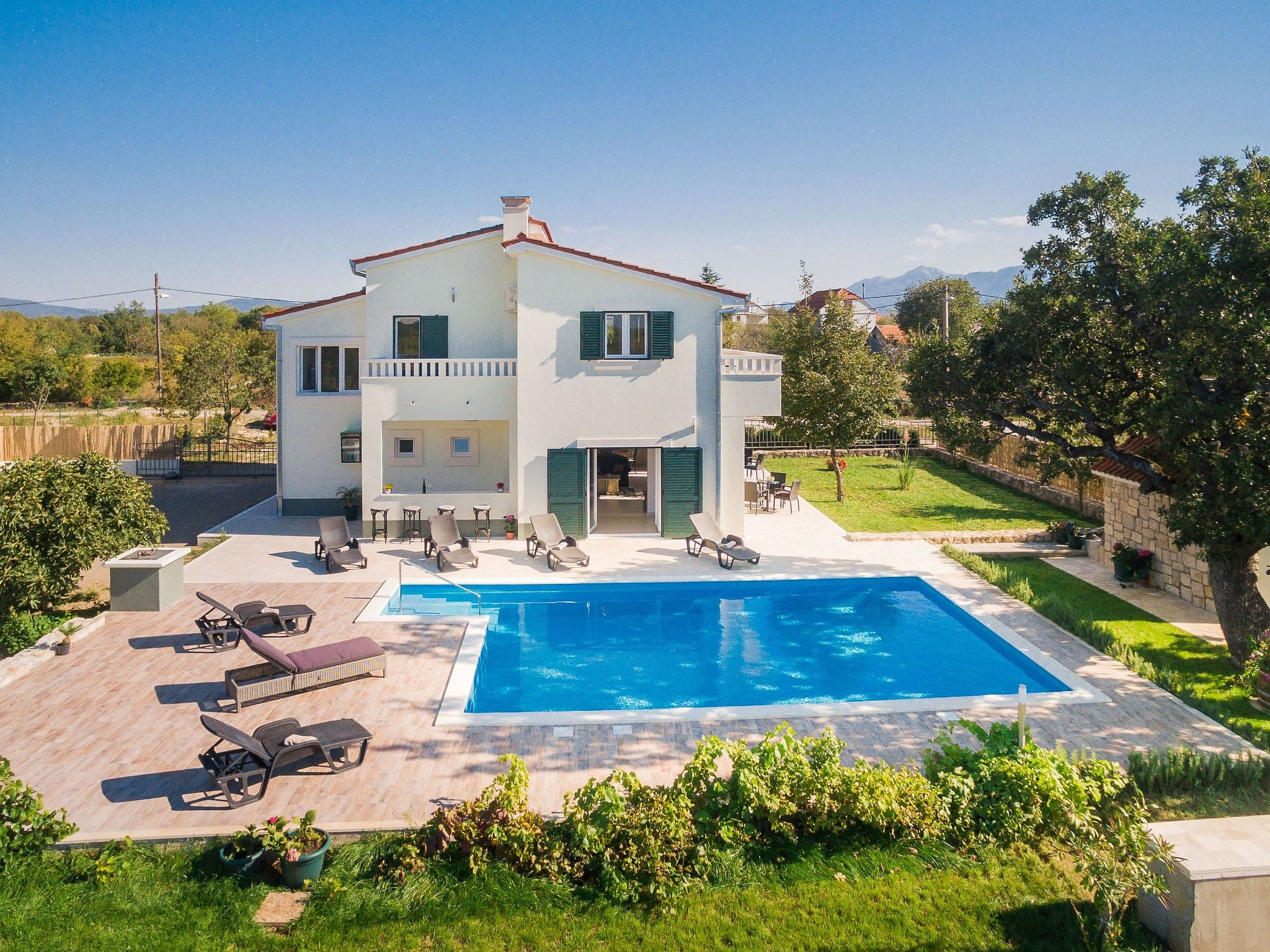 Ferienvilla mit Kamin am Waldrand