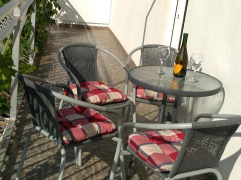 in Katuni mit privatem Parkplatz