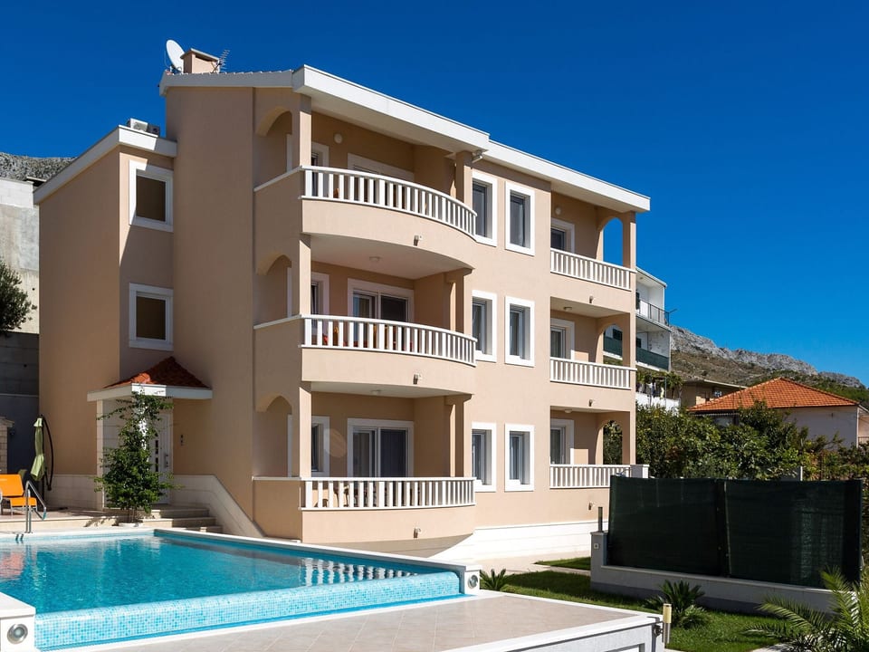 Appartement in Dugi Rat mit Großer Terrasse - Dugi Rat