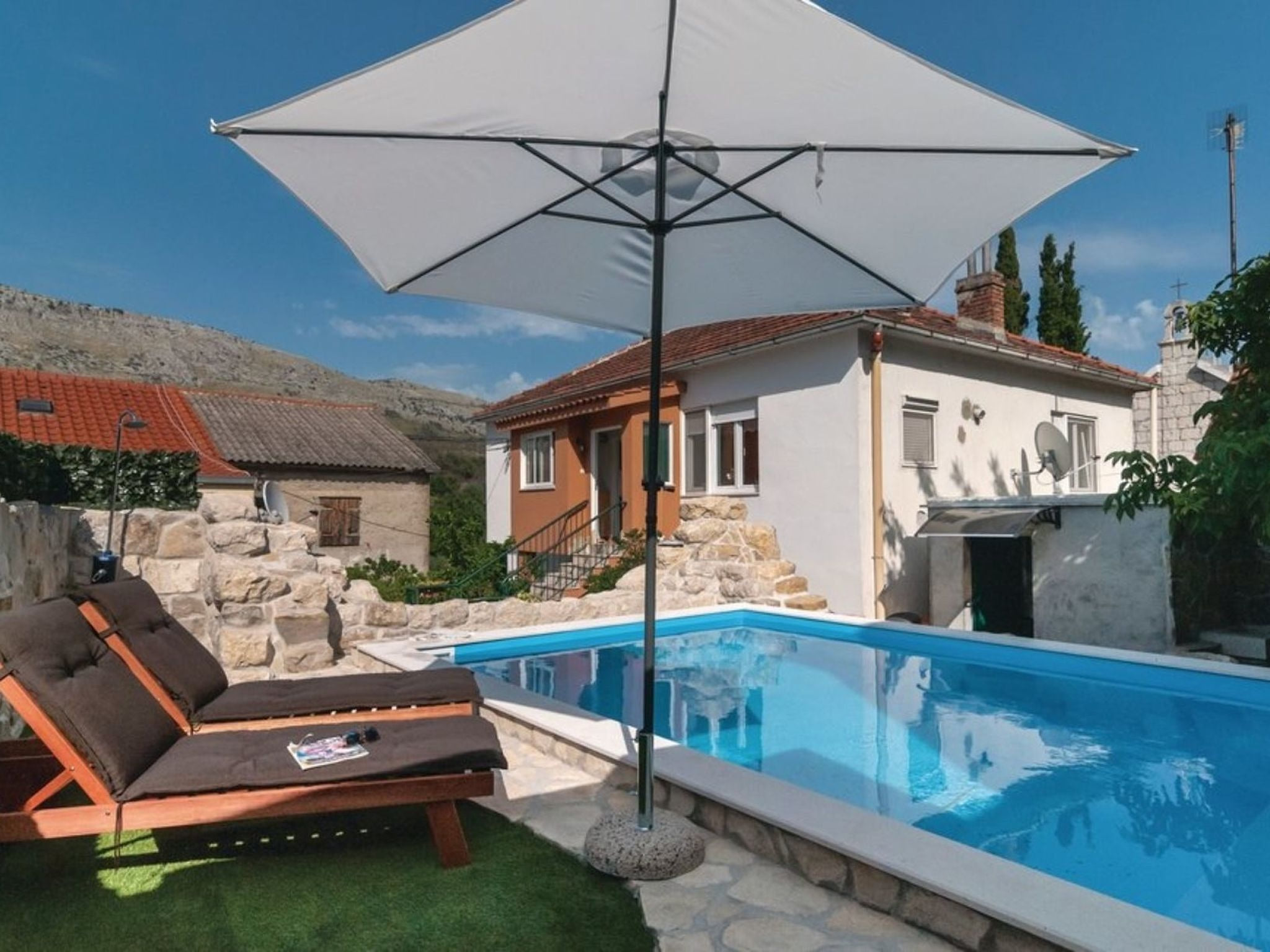"Villa Tiho"