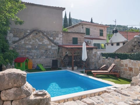 "Villa Tiho"