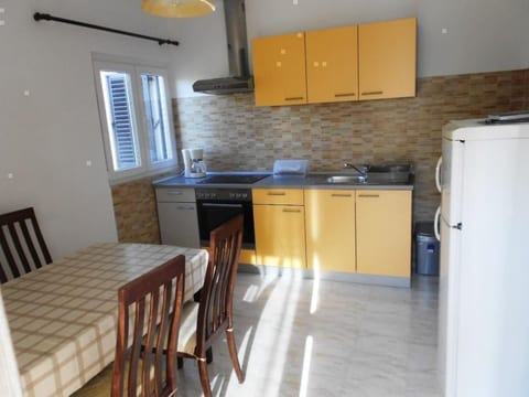Große Wohnung in Podstrana mit Grill und Terrass