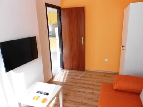 Große Wohnung in Podstrana mit Grill und Terrass