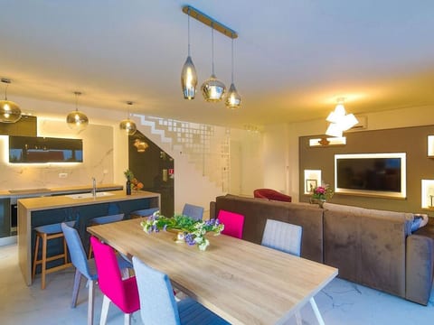 Elegante Villa Grace mit Pool