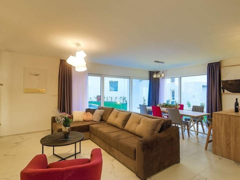 Elegante Villa Grace mit Pool