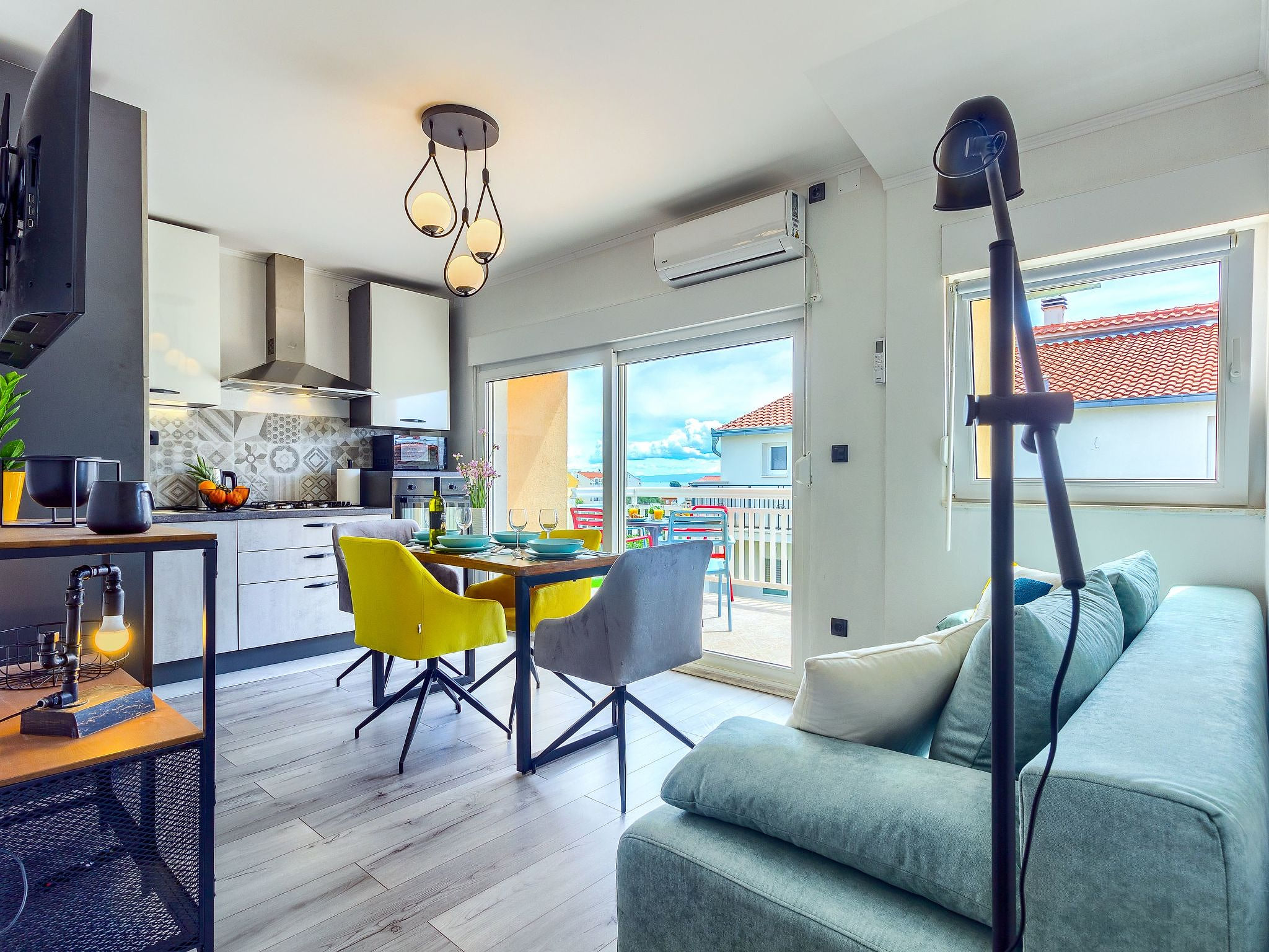 Brandneue Design-Wohnung mit großer Terrasse
