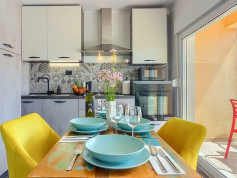 Brandneue Design-Wohnung mit großer Terrasse