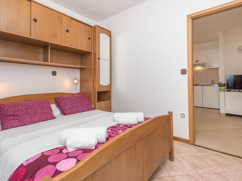 Voll ausgestattete Wohnung mit einem Schlafzimmer und Garten - Okrug Donji