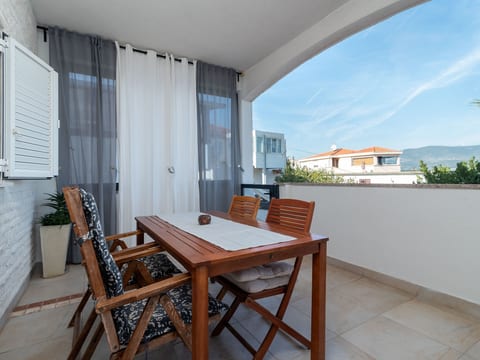 Wohnung Anita mit großem Balkon und Meerblick
