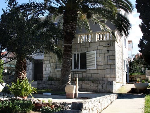 Villa mit Blick auf das Wasser