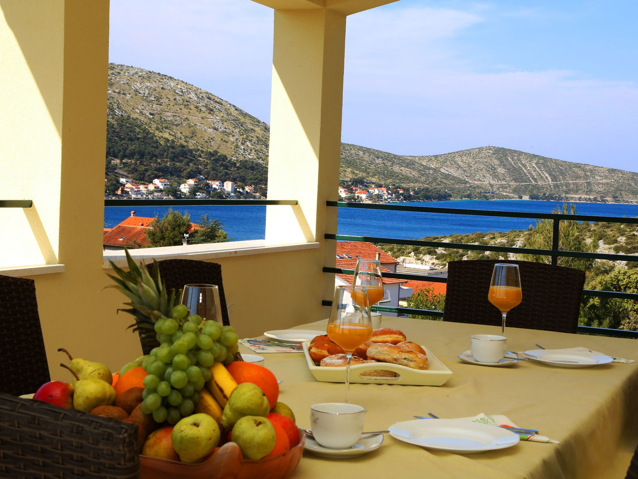 für 4 Personen  + 2 Kinder ca. 100 m&sup2; in Grebastica, Dalmatien (Gespanscha