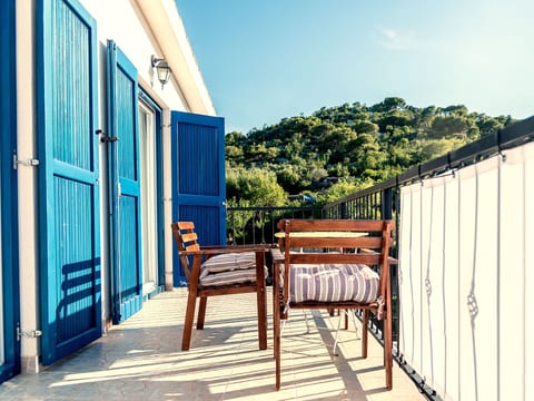 in Tisno mit Terrasse und Grill