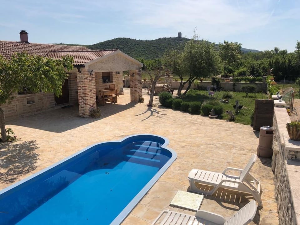 Anita 2 mit Pool - Budak