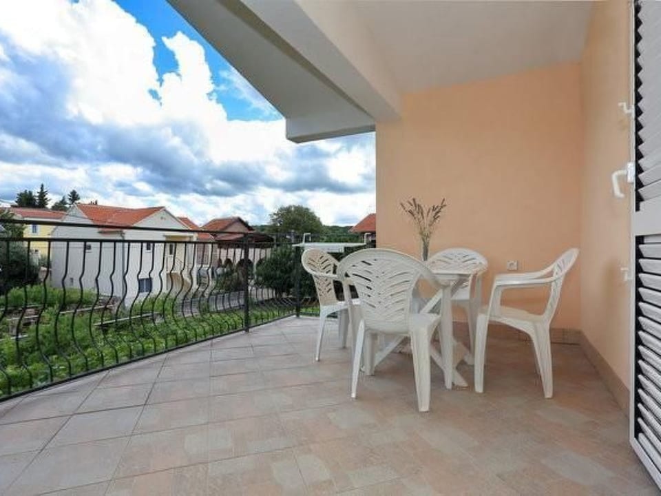 Ferienapartment mit Balkon für fünf Personen - Gornji Karin