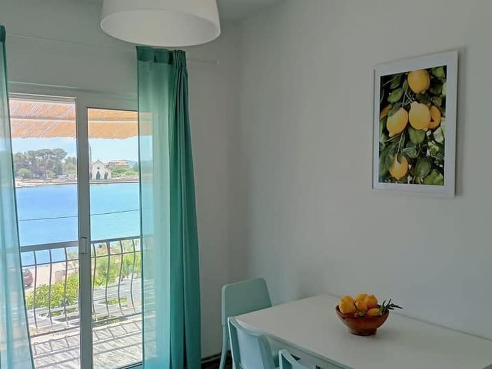 Wohnung Mama Roza mit Blick auf das Wasser - Pašman