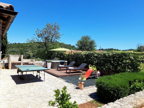 Romantisches Steinhaus für einen erholsamen Urlaub
