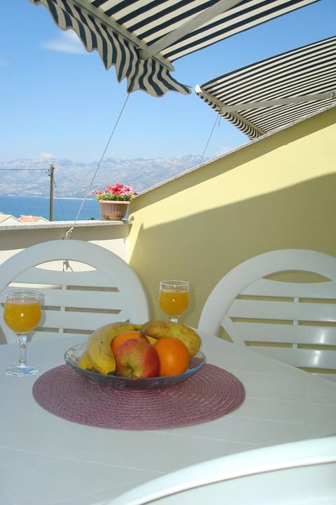 Appartement mit Balkon