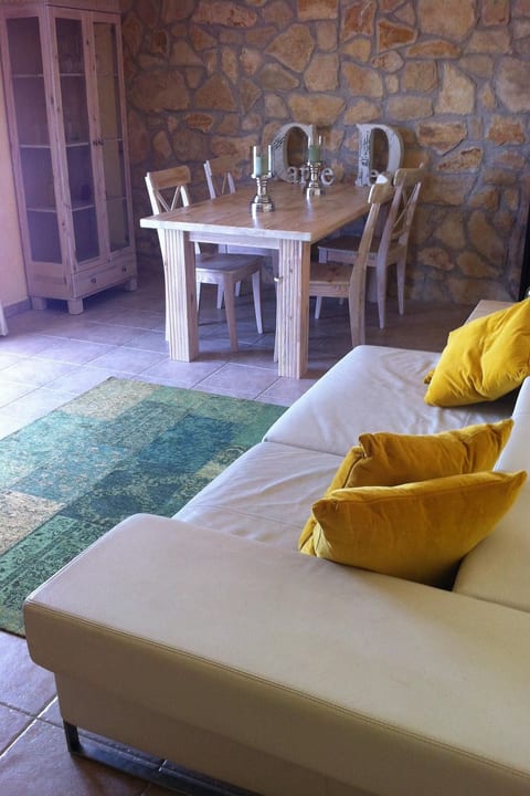 Schöne Ferienwohnung mit Balkon am Meer