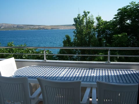 Appartement "Tomi" mit Blick auf das Wasser