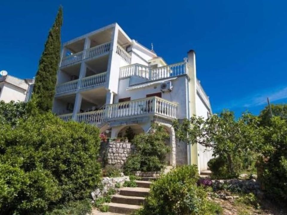 Appartamento a Dramalj con balcone arredato - Dramalj