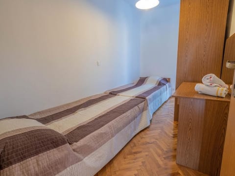 Appartement in Jadranovo mit Gemeinsamem Garten