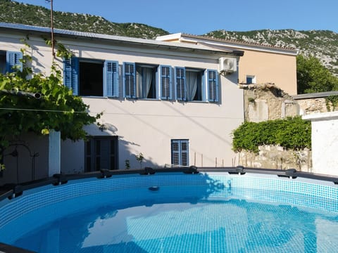 Mediterranes Haus mit privatem Garten und Pool