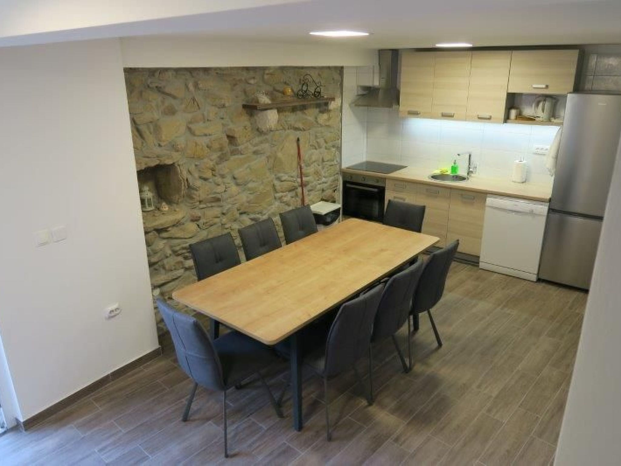 Renoviertes Ferienhaus in Baska mit Terrasse