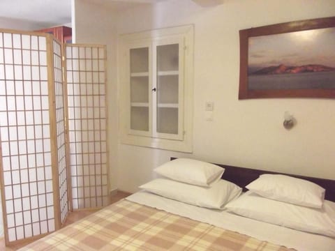 Studio in einem traditionellen Steinhaus, in Baska