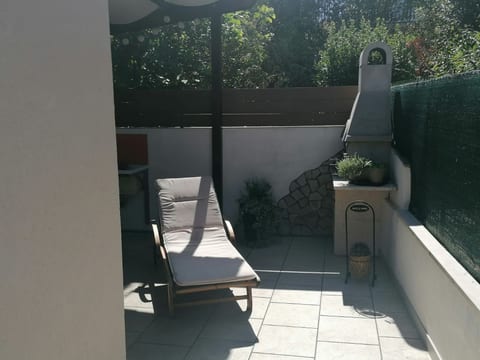 Strandnahes kleines Ferienhaus mit Terrasse