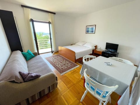 Wohnung in Šmrika mit Grill und Terrasse