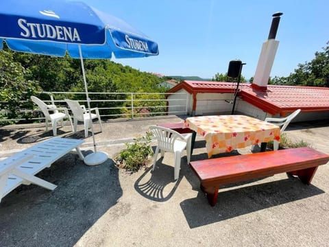 in Šmrika mit Grill und Terrasse