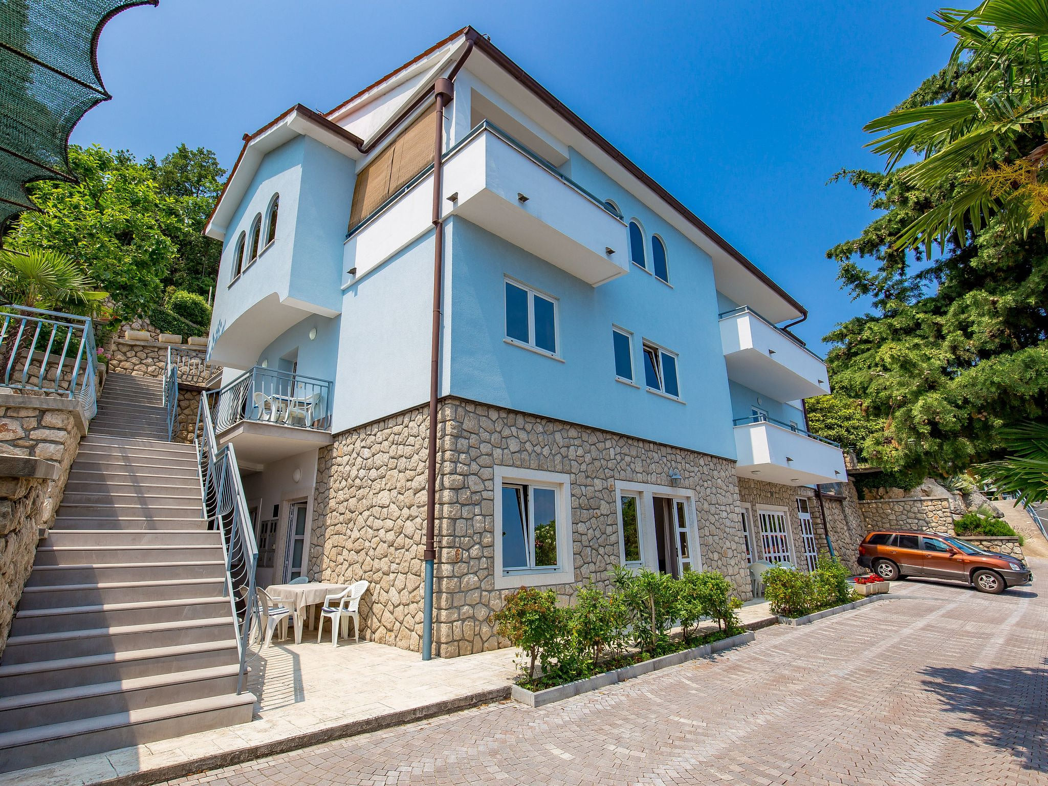 Studio-Wohnung mit Terrasse