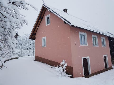 für 4 Personen ca. 65 m&sup2; in Brod Moravice, Gespanschaft Primorje-Gorski (G