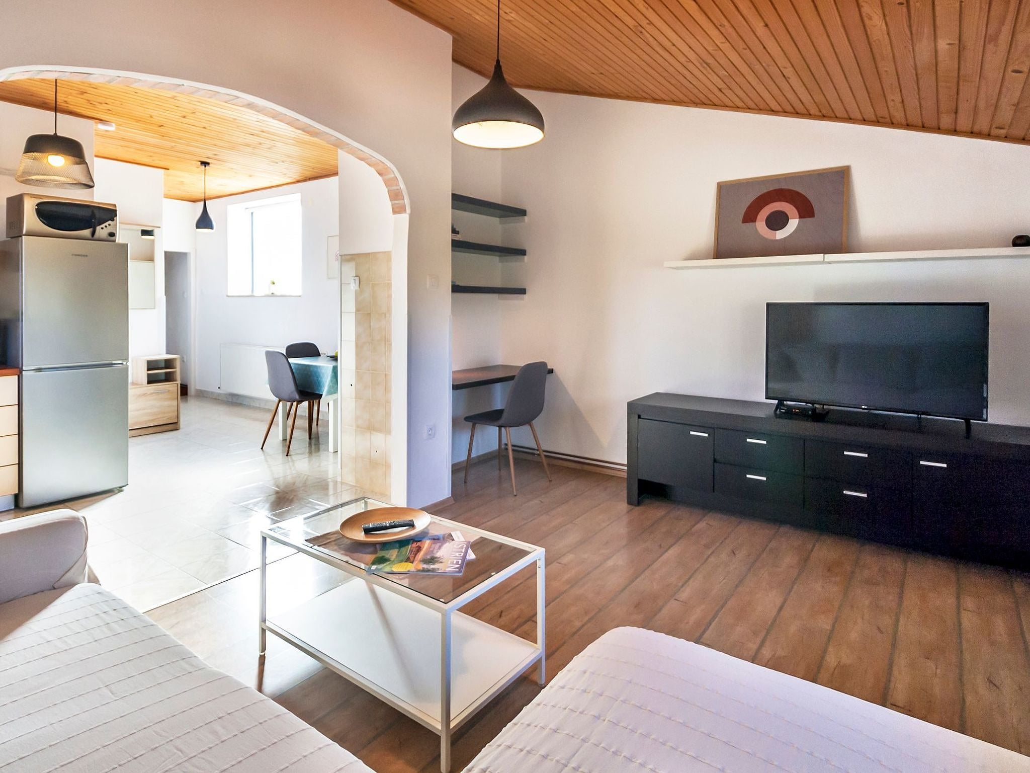 "Gortan" mit Blick auf das Wasser