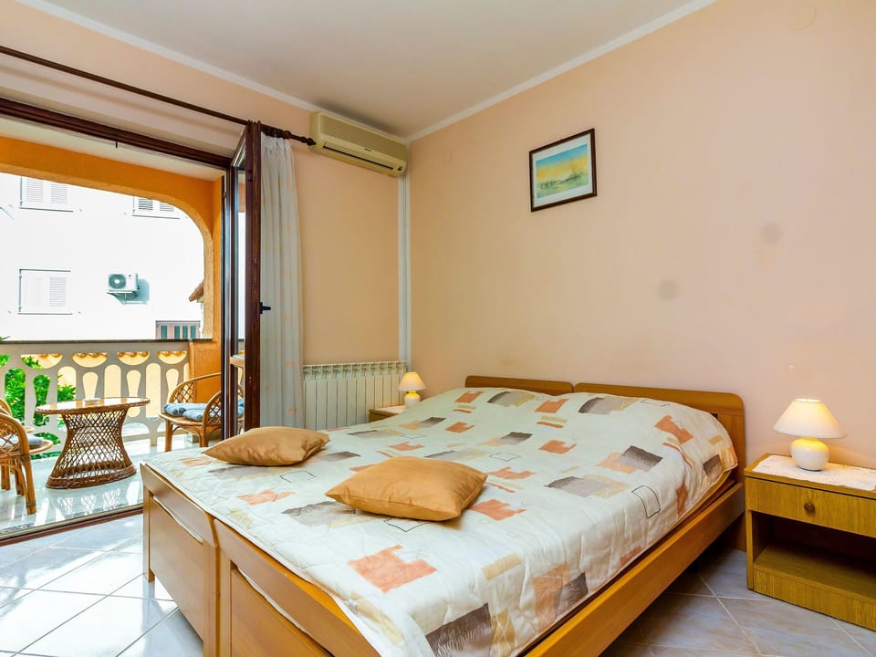 Appartement in Fažana mit Möbliertem Balkon - Fažana