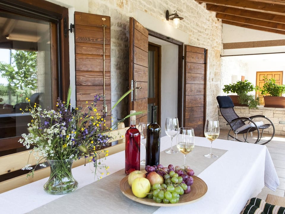 Anwesen Villa Ana mit Blick auf das Wasser - Bale