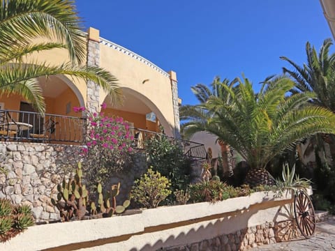 Casa Geminis 1 mit Garten und Meerblick
