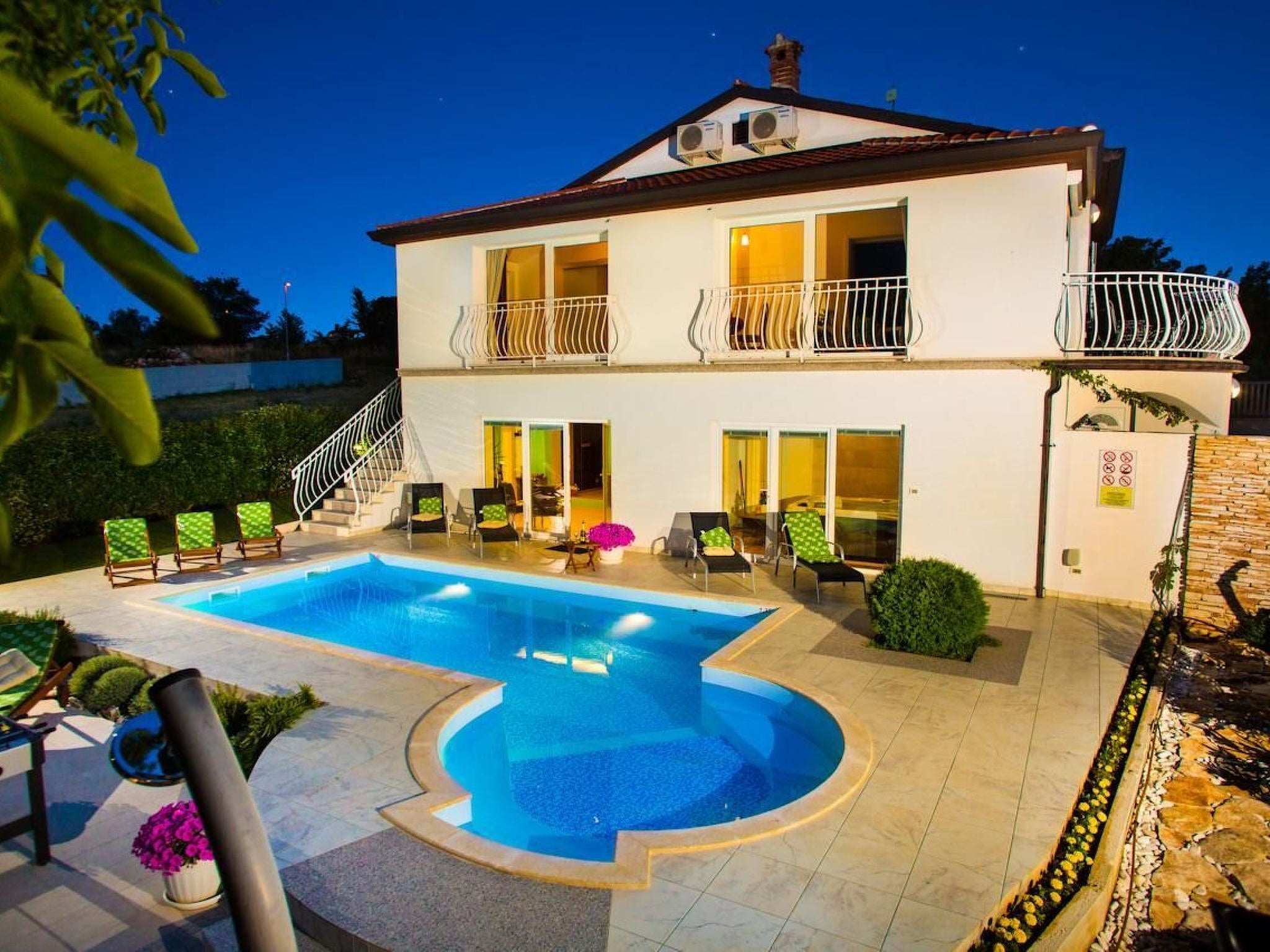 'Villa Lavender' mit Wasserblick