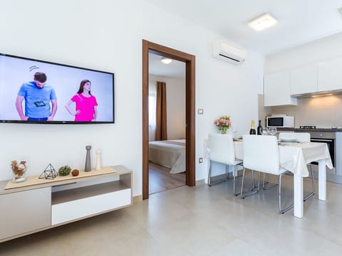 Modernes Apartment mit Balkon und Gemeinschaftsgarten am Waldrand