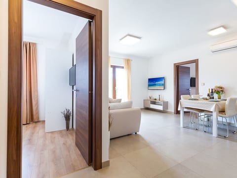Modernes Apartment mit Balkon und Gemeinschaftsgarten am Waldrand