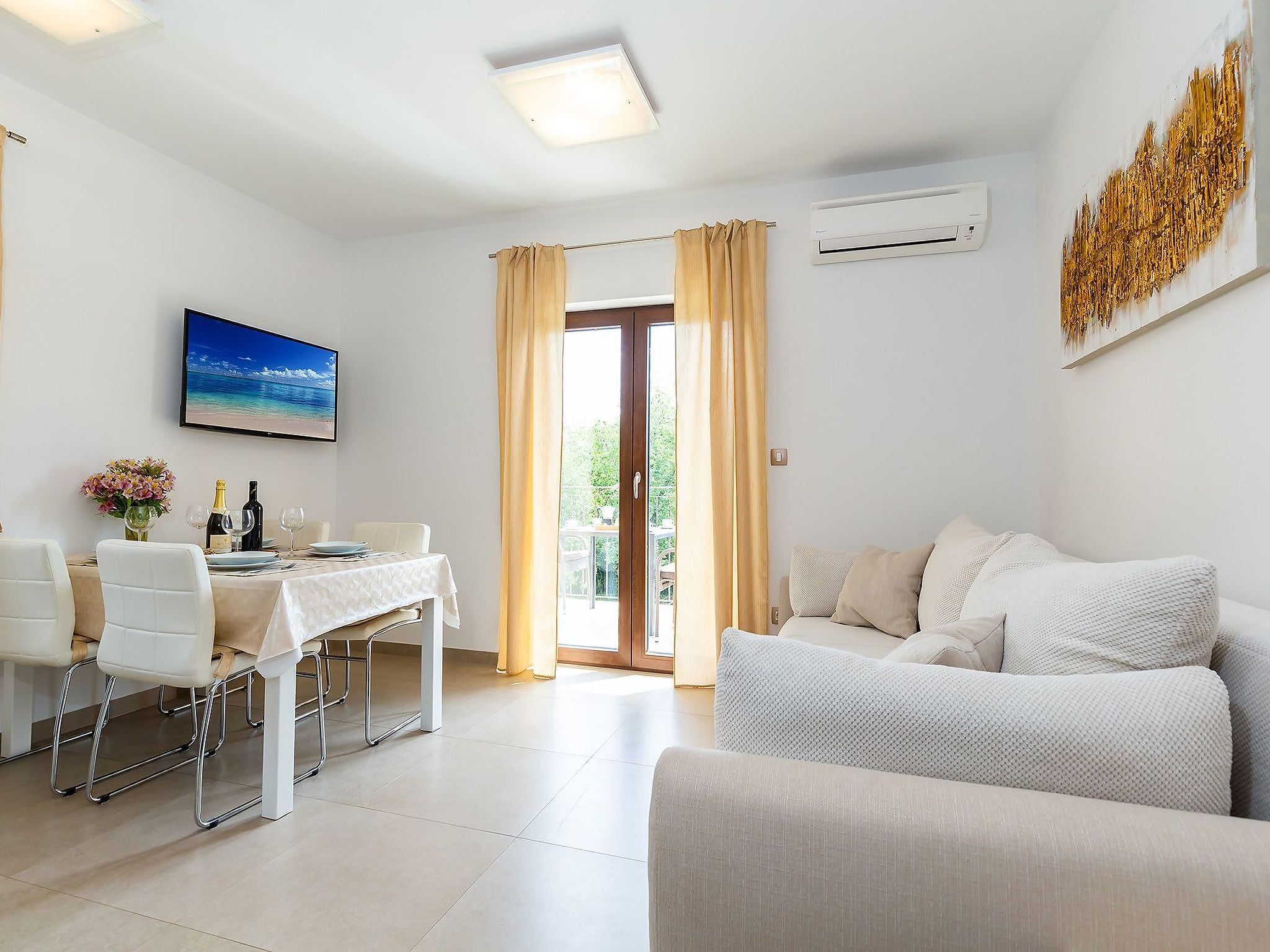 Modernes Apartment mit Balkon und Gemeinschaftsgarten am Waldrand